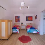 Kipo I Lunja בית נופש