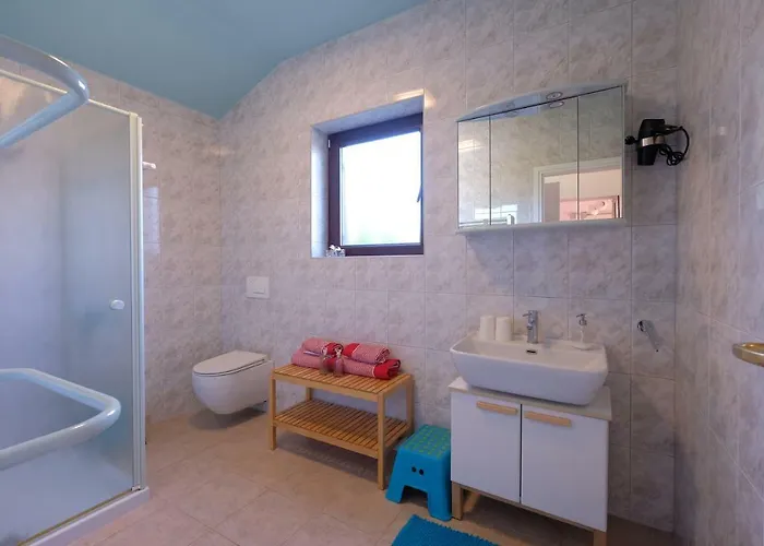 펜션 Kipo I Lunja *