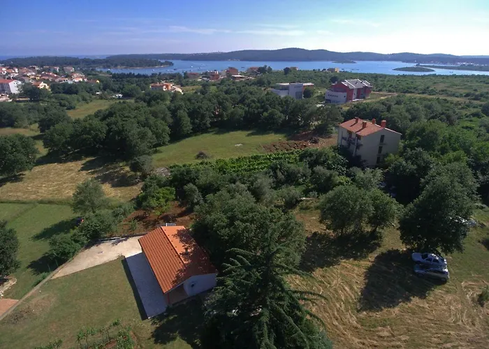 Kipo I Lunja 펜션 *